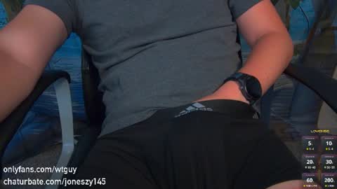 Snapshot of joneszy145 chatting on June 19, 2:05 am WhteGuy online show from June 19, 2:05 am