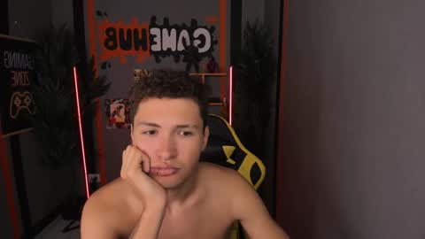 Snapshot of jonny_dark chatting on October 14, 10:49 am Jonny online show from October 14, 10:49 am