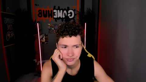 Snapshot of jonny_dark chatting on October 18, 10:38 am Jonny online show from October 18, 10:38 am