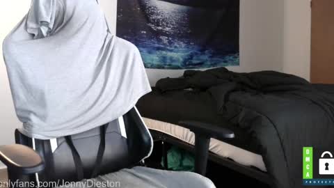 Snapshot of jonnydieston777 chatting on June 7, 3:27 pm JonnyDieston online show from June 7, 3:27 pm