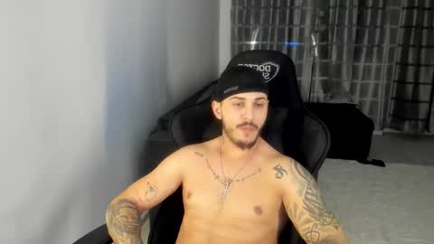 jonnyporn1 online show from February 12, 8:37 pm