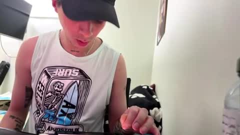 jonnyvamp online show from June 17, 4:59 am
