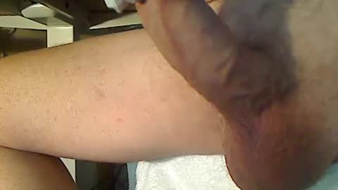 Snapshot of jonr2100 chatting on December 3, 11:57 pm Jon online show from December 3, 11:57 pm