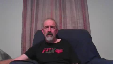 Snapshot of jony_five chatting on December 16, 4:23 am Jon online show from December 16, 4:23 am