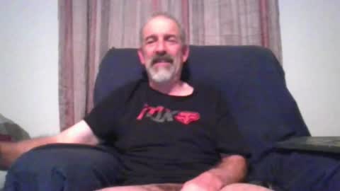 Snapshot of jony_five chatting on December 16, 7:26 am Jon online show from December 16, 7:26 am