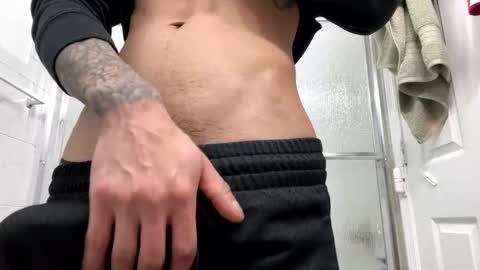 Snapshot of jonyflak chatting on December 12, 10:42 pm Joohn online show from December 12, 10:42 pm