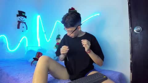 Snapshot of jordan__05 chatting on December 12, 9:15 pm Jordan online show from December 12, 9:15 pm