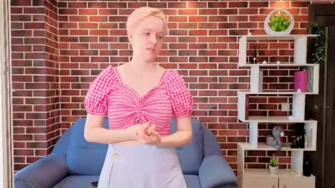 Ellie online show from May 13, 8:44 am