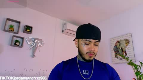 Snapshot of jordansmiith_ chatting on February 13, 8:16 pm Jordan Smith online show from February 13, 8:16 pm