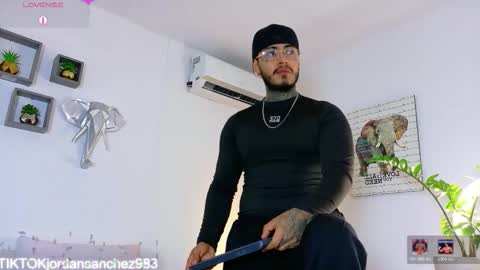 Snapshot of jordansmiith_ chatting on February 27, 10:32 pm Jordan Smith online show from February 27, 10:32 pm