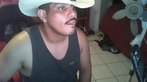 Snapshot of jorgevzz9207 chatting on September 17, 4:14 am h0rny c0wb0y online show from September 17, 4:14 am