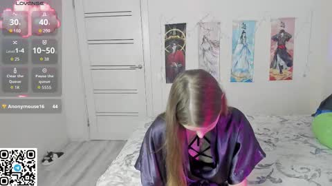 Snapshot of jorroger chatting on September 20, 7:59 pm Mila online show from September 20, 7:59 pm