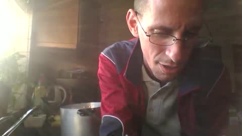 Snapshot of jos39a chatting on February 27, 3:56 pm jos39a online show from February 27, 3:56 pm