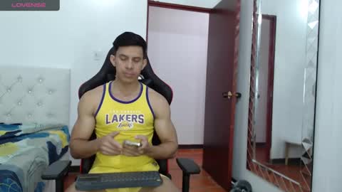 Snapshot of jose_rumbero91 chatting on February 20, 12:15 pm jose_rumbero91 online show from February 20, 12:15 pm