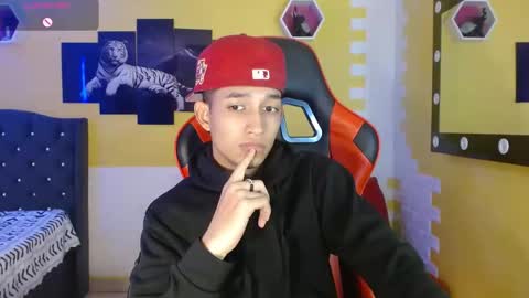 jose_sexycumm online show from November 2, 8:33 pm