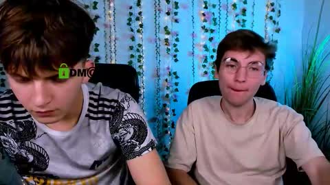 joseph_bear_ online show from October 12, 7:24 pm