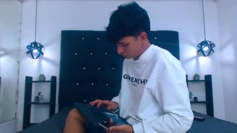 Joseph Gonzalez online show from April 12, 7:30 pm