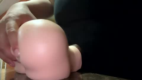 josesuerom97600 online show from June 14, 2:24 am