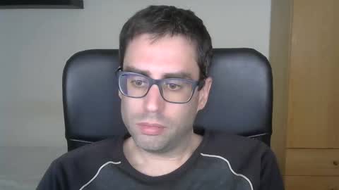 Snapshot of josevd chatting on April 15, 1:29 pm Jose online show from April 15, 1:29 pm