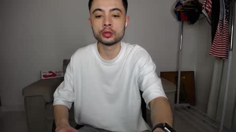 josezaens_ online show from October 7, 9:34 pm