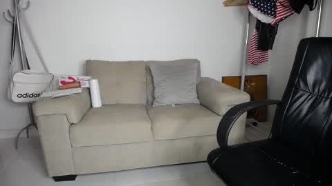 josezaens_ online show from October 13, 9:53 am