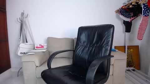 josezaens_ online show from October 23, 8:24 am