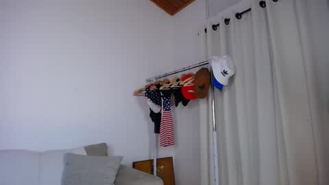 josezaens_ online show from October 31, 8:15 am