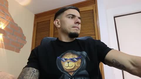 josh_miller01 online show from June 2, 3:25 pm