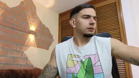 josh_miller01 online show from June 3, 1:25 pm