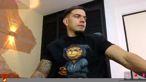josh_miller01 online show from July 17, 1:29 pm
