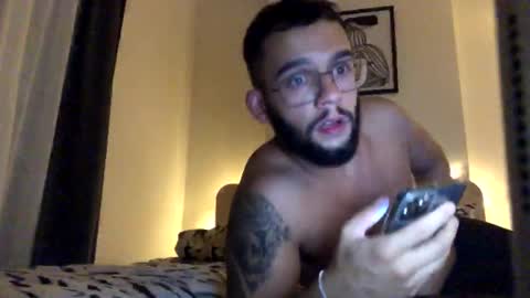 Snapshot of josh_xo chatting on October 5, 6:39 pm josh_xo online show from October 5, 6:39 pm