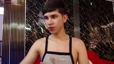 joshua_saenz_ online show from May 18, 7:41 pm