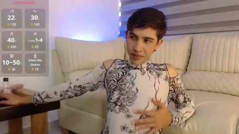 Snapshot of joshua_saenz_ chatting on July 6, 9:06 pm joshua_saenz_ online show from July 6, 9:06 pm