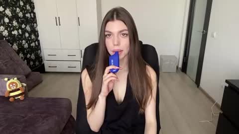 Ivy online show from August 3, 2:11 pm