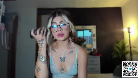 josephine   independent model    online show from January 20, 11:10 pm