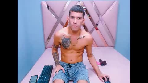 josue_linares online show from September 26, 7:40 pm