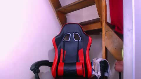 josue_linares online show from April 15, 9:27 am