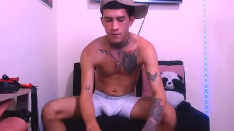 Snapshot of josue_linares chatting on May 3, 5:13 am josue_linares online show from May 3, 5:13 am