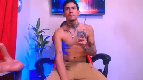 Snapshot of josue_linares chatting on June 2, 12:29 pm josue_linares online show from June 2, 12:29 pm