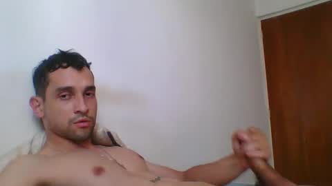 Snapshot of jovenvergonguapo09 chatting on October 25, 6:02 pm Van Helsing online show from October 25, 6:02 pm