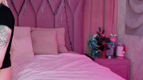 Joy Barker online show from January 11, 1:43 pm