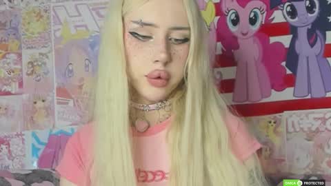 Snapshot of joybarker chatting on February 22, 1:20 pm Joy Barker online show from February 22, 1:20 pm