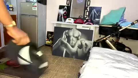 Snapshot of joyslim1 chatting on December 20, 4:08 am Butterflyass online show from December 20, 4:08 am