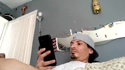 Snapshot of jpizzy23 chatting on October 1, 8:37 pm dLowfrk online show from October 1, 8:37 pm