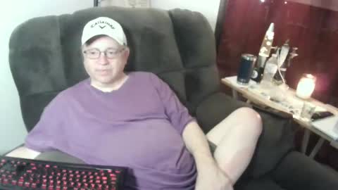 Snapshot of jpmel99 chatting on December 2, 2:53 am jpmel99 online show from December 2, 2:53 am