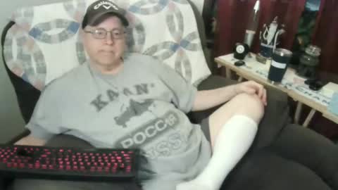 Snapshot of jpmel99 chatting on February 18, 5:53 am jpmel99 online show from February 18, 5:53 am