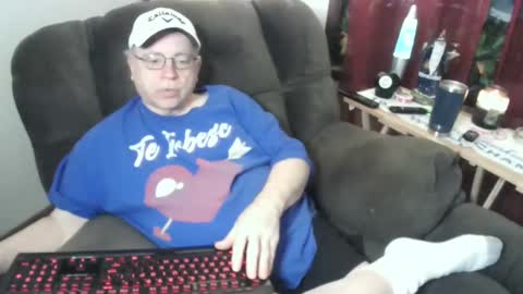 Snapshot of jpmel99 chatting on February 23, 12:30 am jpmel99 online show from February 23, 12:30 am