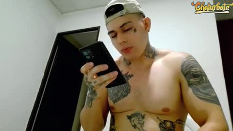 Snapshot of jq401055 chatting on February 21, 10:22 pm Jaxxx67 online show from February 21, 10:22 pm