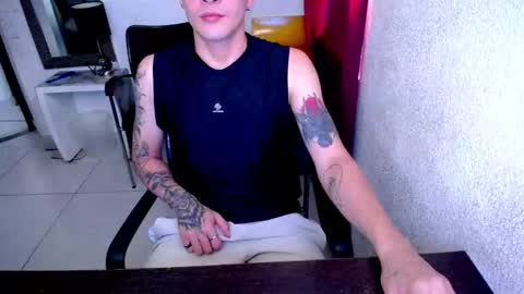 Snapshot of jr_phoenix chatting on February 19, 9:55 pm jr_phoenix online show from February 19, 9:55 pm