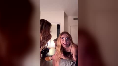 jrnfrens online show from January 14, 5:46 am